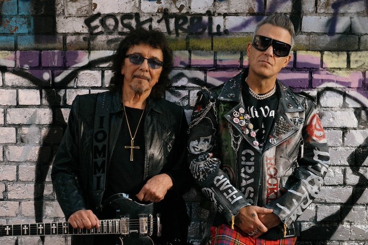 Tony-Iommi-and-Robbie-Williams-credit-Leo-Baron